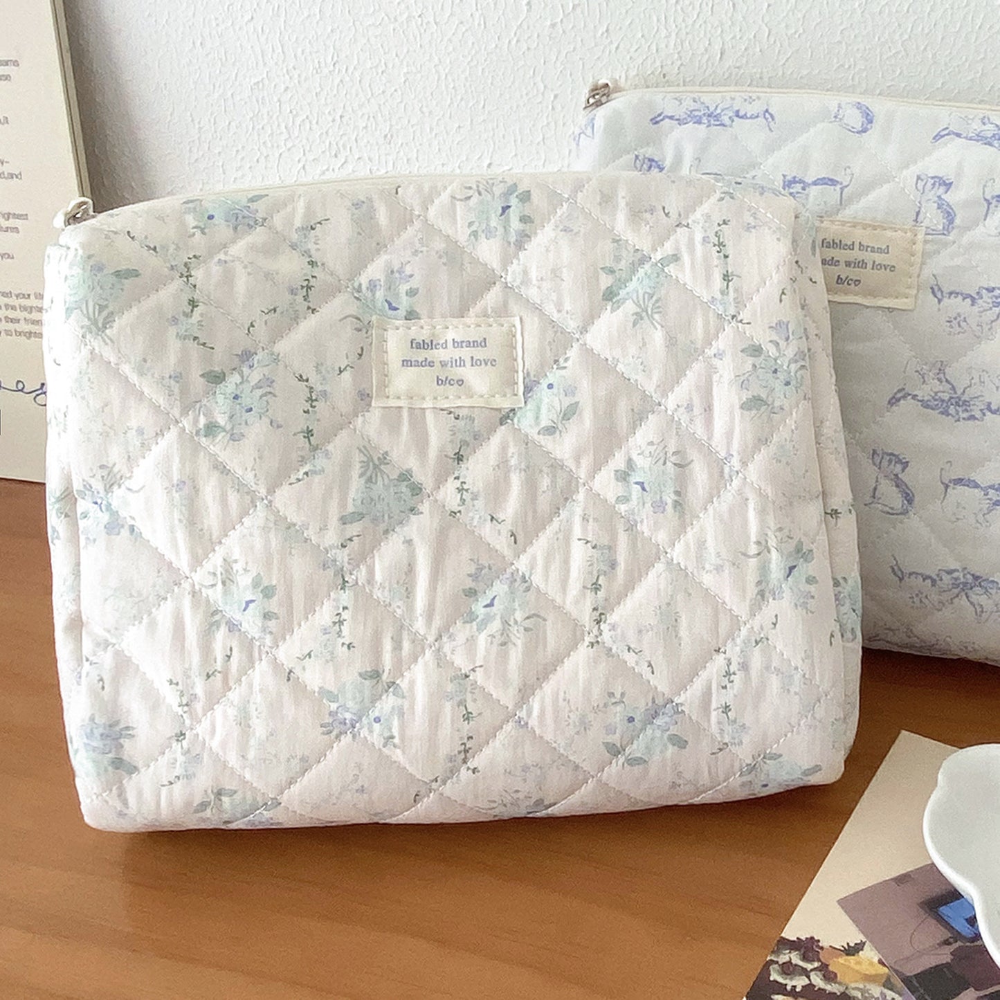 Cute Blue Retro Floral Rose Cat Quilted cotton Large Makeup Bag, Large Capacity Makeup Bag