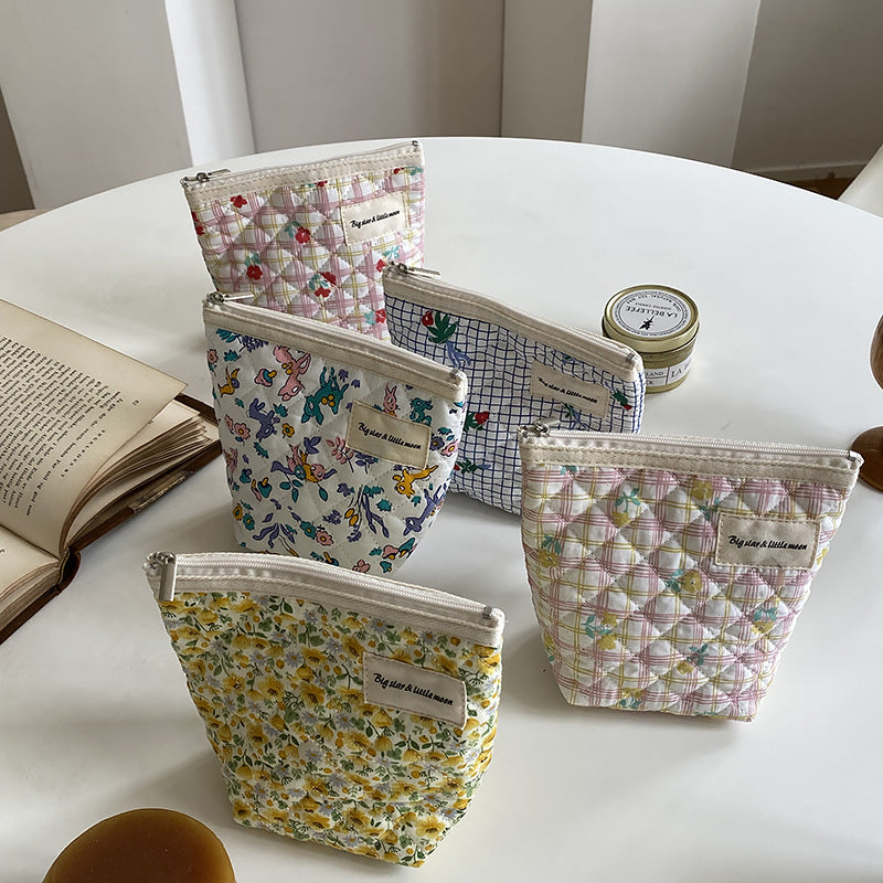 Classic Quilted Daisy Deer Sunflower Floral Soft Small Coin Purse, Cute Coin Purse