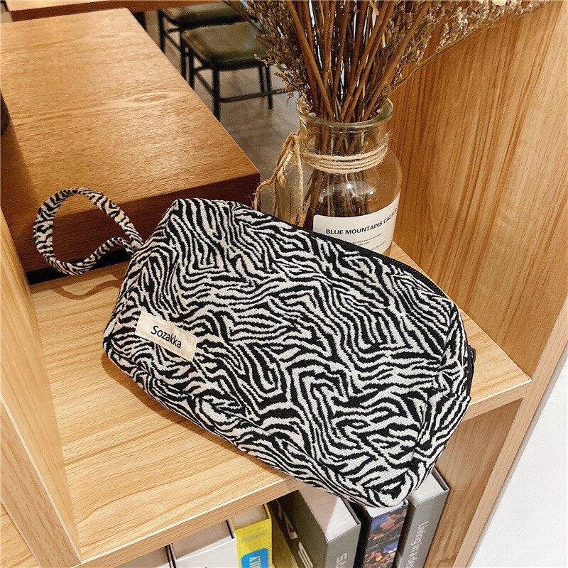Simple Design Female Purses Organizer Leopard&Zebra Canvas Make up Bag Zipper Pouch Wristlet Wallet Bags for Women Gift