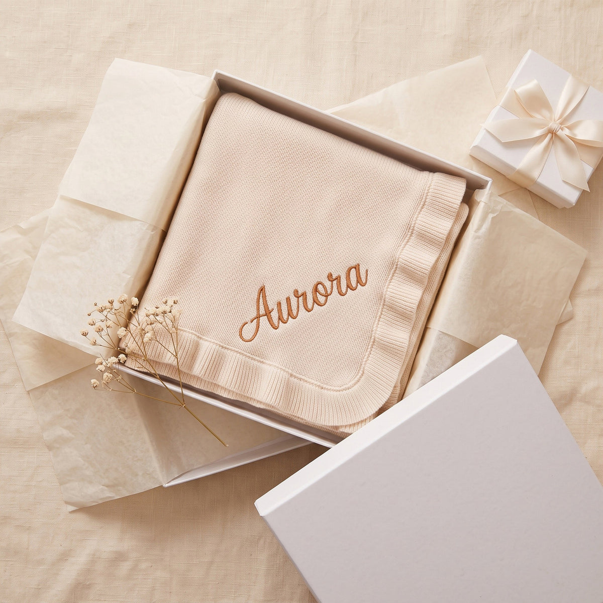 Personalised Ruffle Edge Baby Blanket - nursery gift lifestyle | SweetCarry